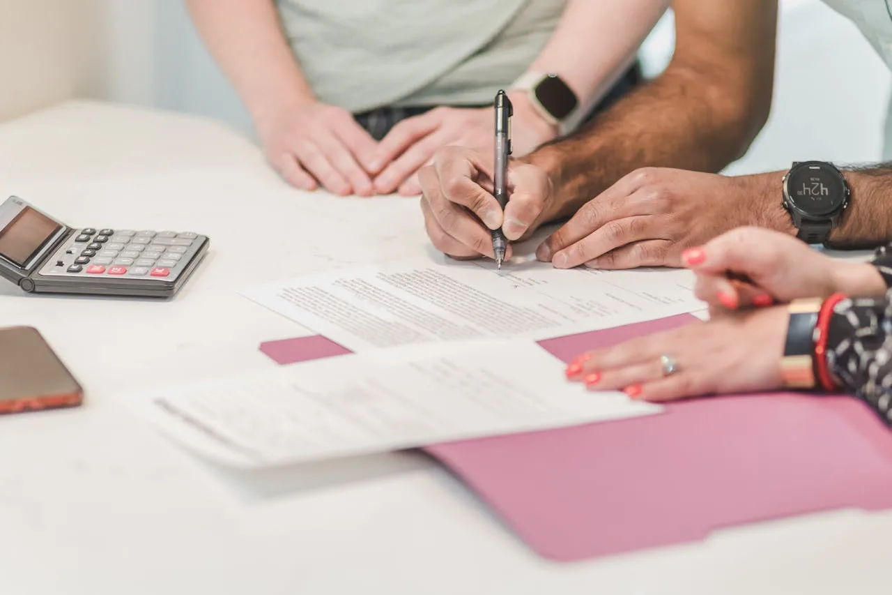 Conceptual illustration explaining what is the difference between subsidized and unsubsidized loans